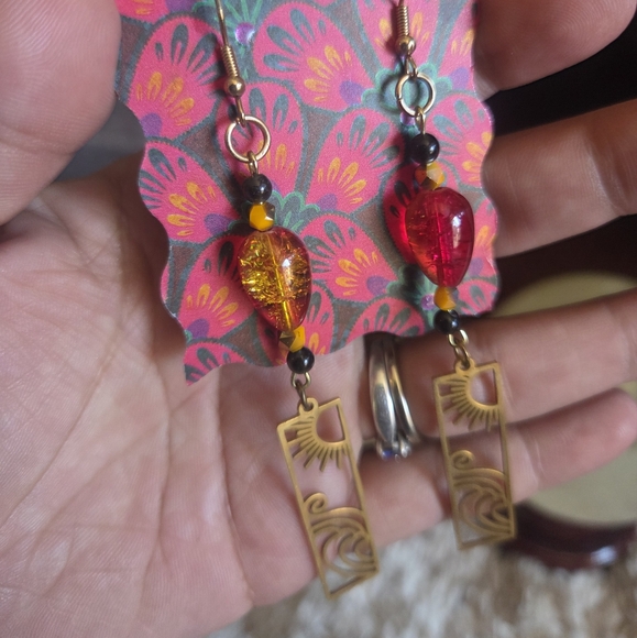 Handmade Beautiful Artisan dangle Earrings - Picture 16 of 16